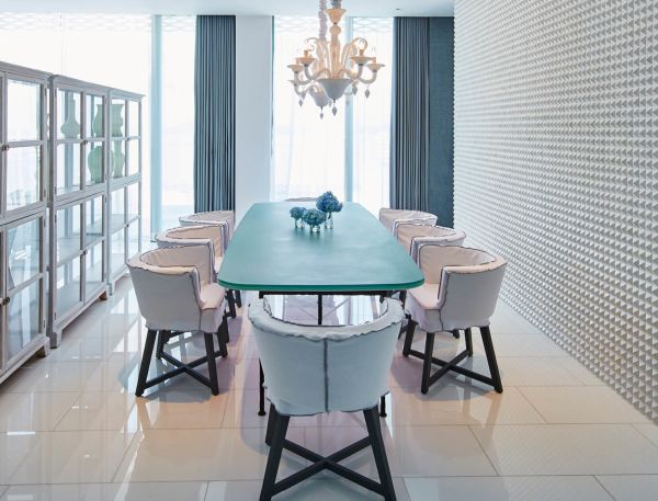 Dining area that accommodates up to eight guests