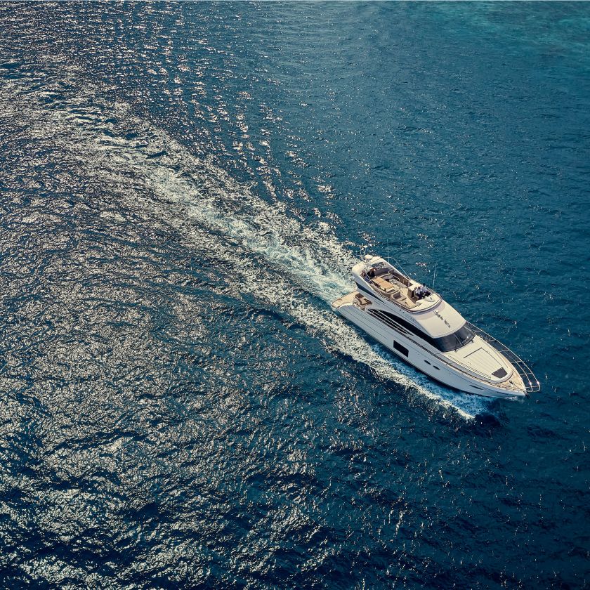 SAIL A PRIVATE YACHT